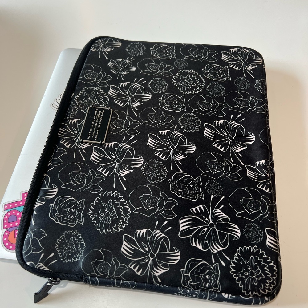 Marc By Marc Jacobs Black and White LapTop Sleeve